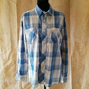 Levi's long sleeve plaid shirt medium